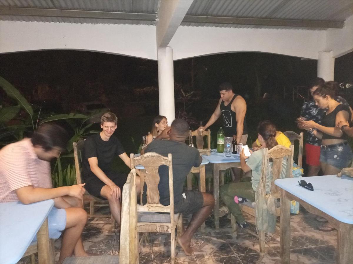 Hostal Y Restaurante Los Tecales La Coca 外观 照片
