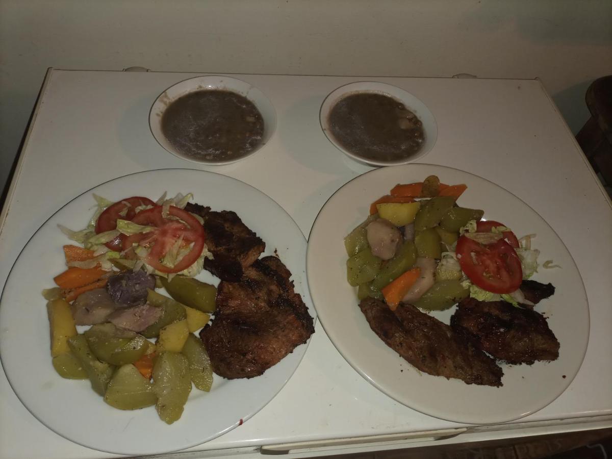 Hostal Y Restaurante Los Tecales La Coca 外观 照片