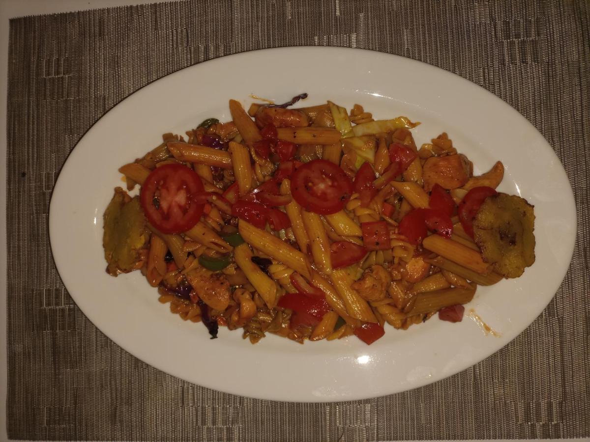 Hostal Y Restaurante Los Tecales La Coca 外观 照片