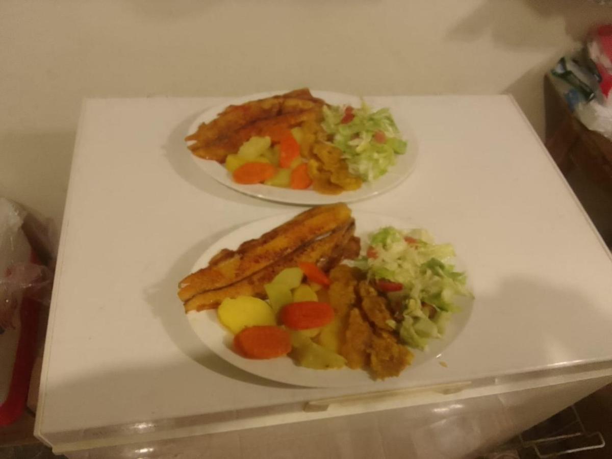 Hostal Y Restaurante Los Tecales La Coca 外观 照片