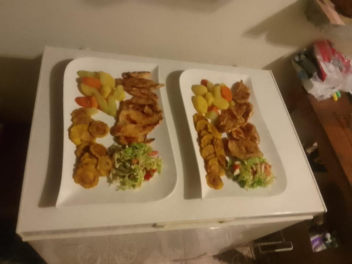 Hostal Y Restaurante Los Tecales La Coca 外观 照片