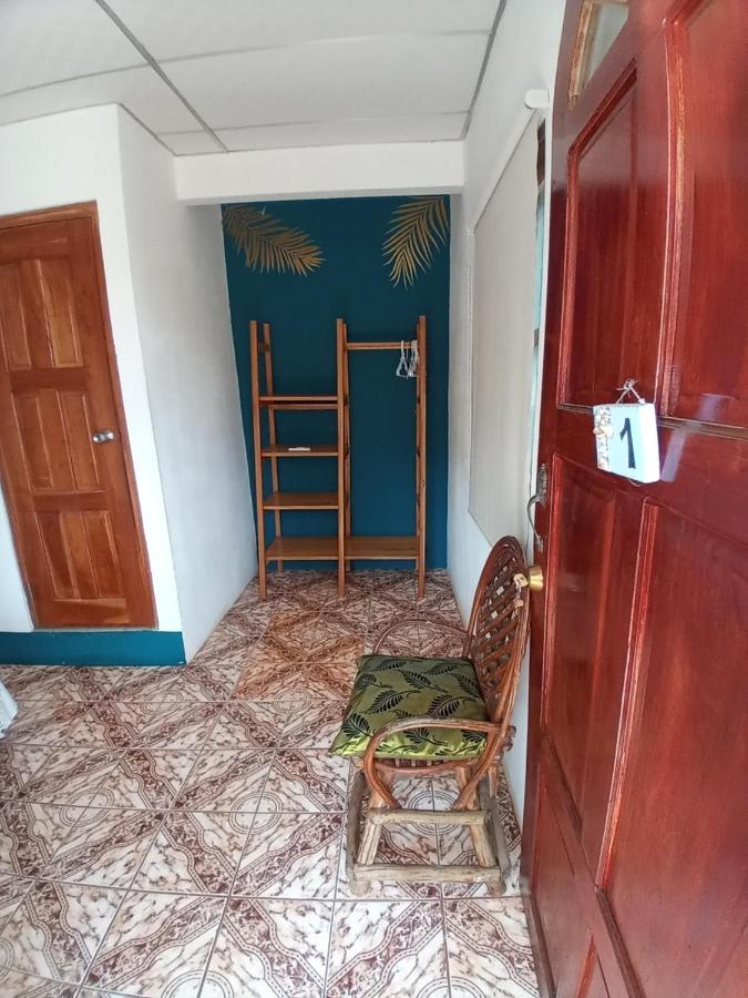 Hostal Y Restaurante Los Tecales La Coca 外观 照片